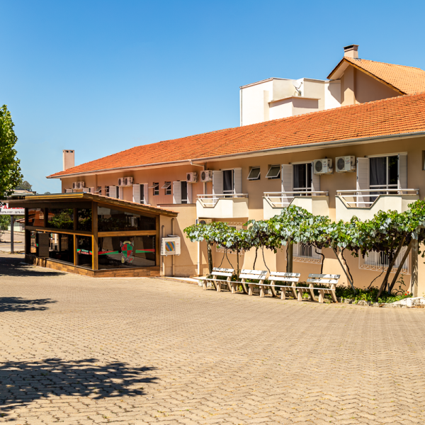 Dona Adélia Hotel e Restaurante